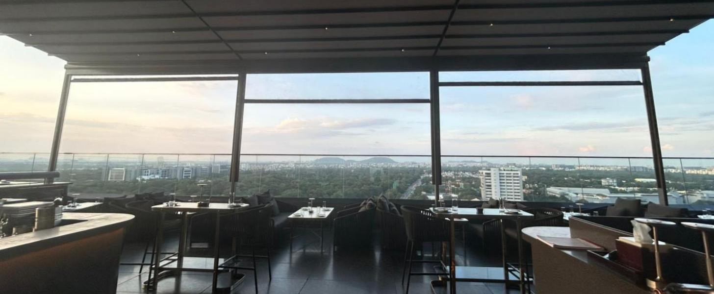 Aasmana at The Ritz-Carlton – FabriQ + Veil Zip Screens by Vantage